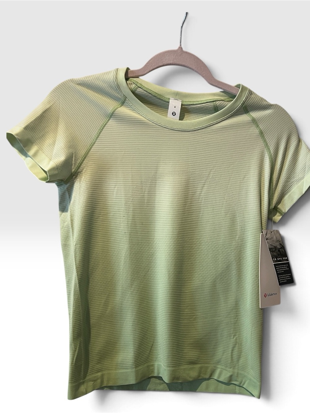 lululemon Swiftly Tech Short Sleeve 2.0 Race Wash Size 6 NWT